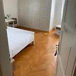 Dieci Allo Zoo Guest house