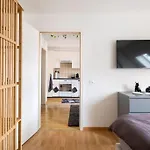 Charmante Wohnung An Beliebter, Urbaner Lage