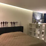 Appartement - Stylish Moebliert In Direkter Seenaehe