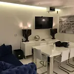 Appartement - Stylish Moebliert In Direkter Seenaehe