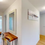 Central But Quiet 1Br Apartment - Sun 6