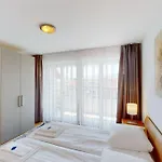 Central But Quiet 1Br Apartment - Sun 6