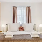 Apartment Old Town Gem By Grossmuenster Ac Free Parking