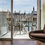 Comfortable 1Br Flat At Great Location - Baron 44