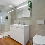 Newly Renovated Apartment Next To Lake Zurich With Private Terrace