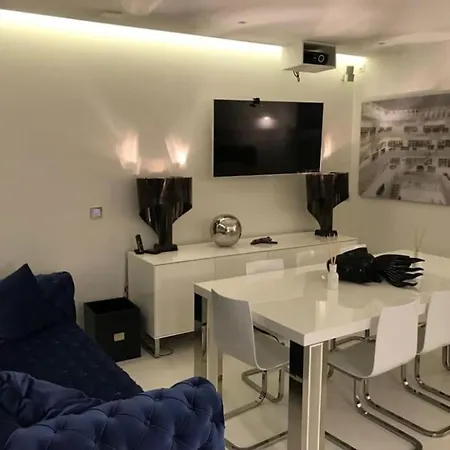 - Stylish Moebliert In Direkter Seenaehe Apartment Zurich