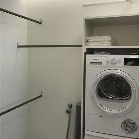 Apartment - Stylish Moebliert In Direkter Seenaehe