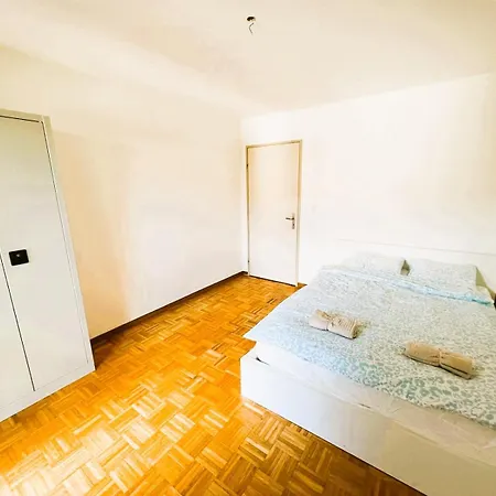 3 Room Old Town Flat - Munsterb Zurich