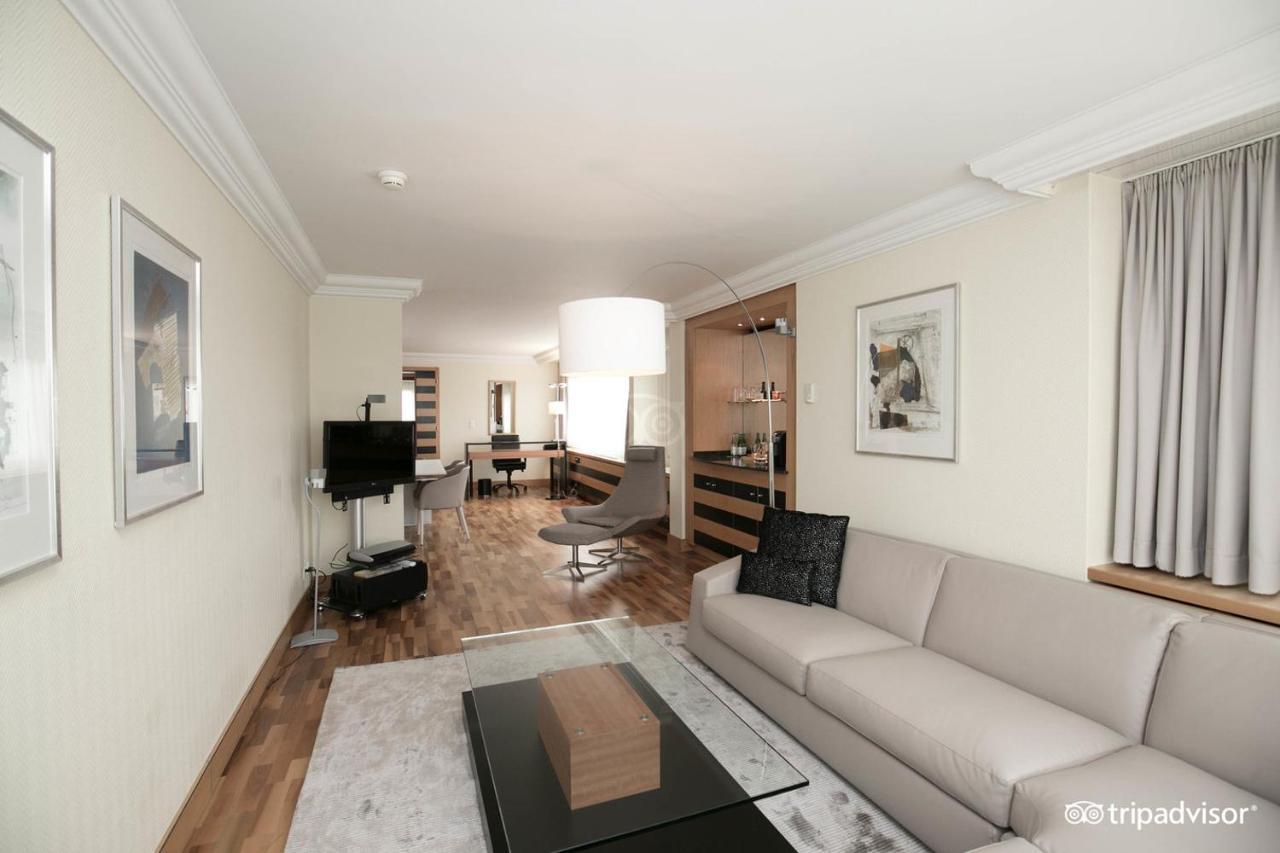 Becozy Self Check-in & Pop-up 4* Zurich