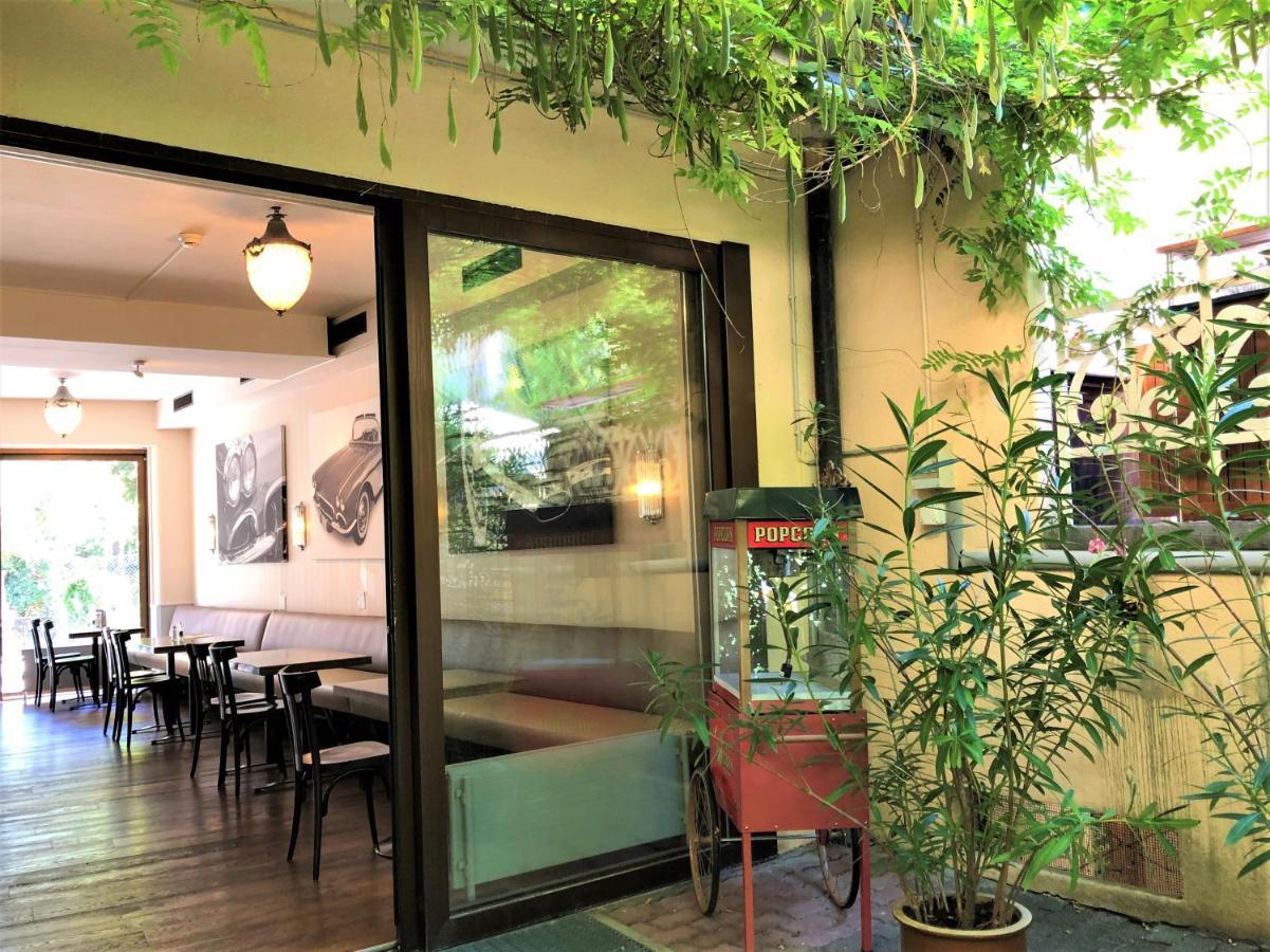Neufeld Hotel