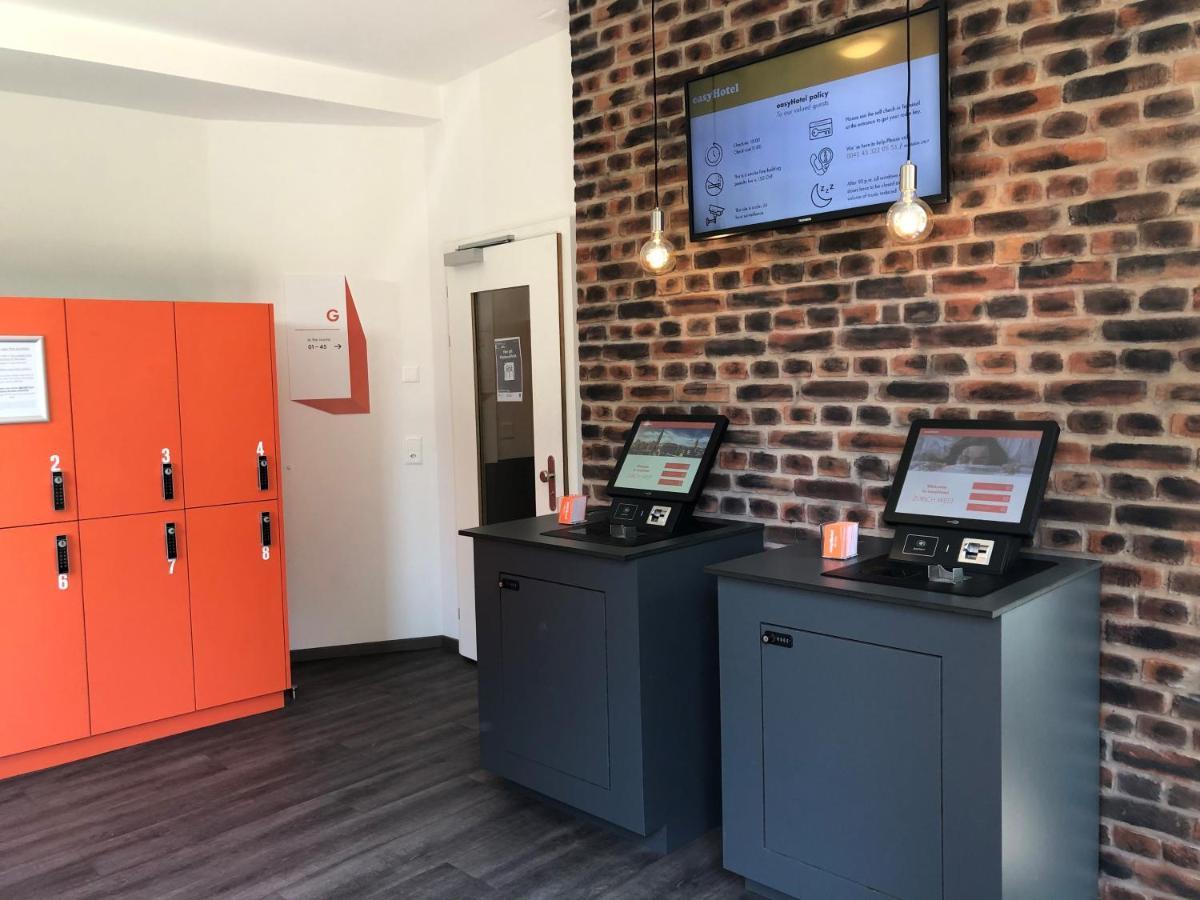 Easyhotel West Hotel