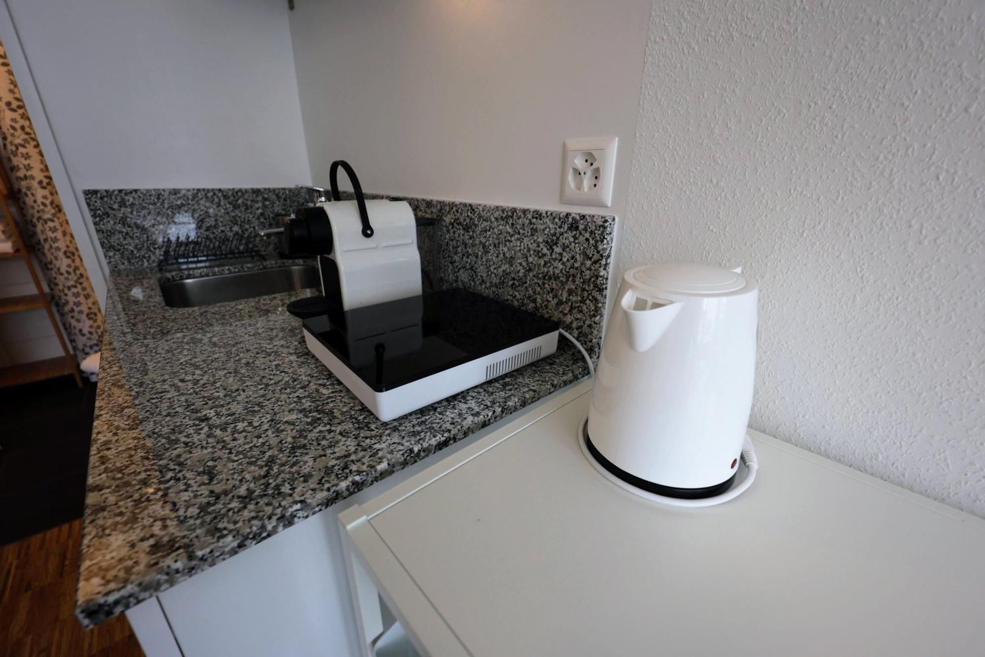 Reizendes Tiny Albisriederplatz Apartment