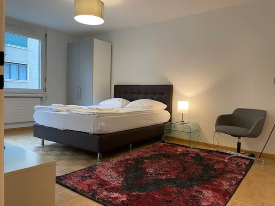 Cute Next To Museum Of Art - Art 9 *