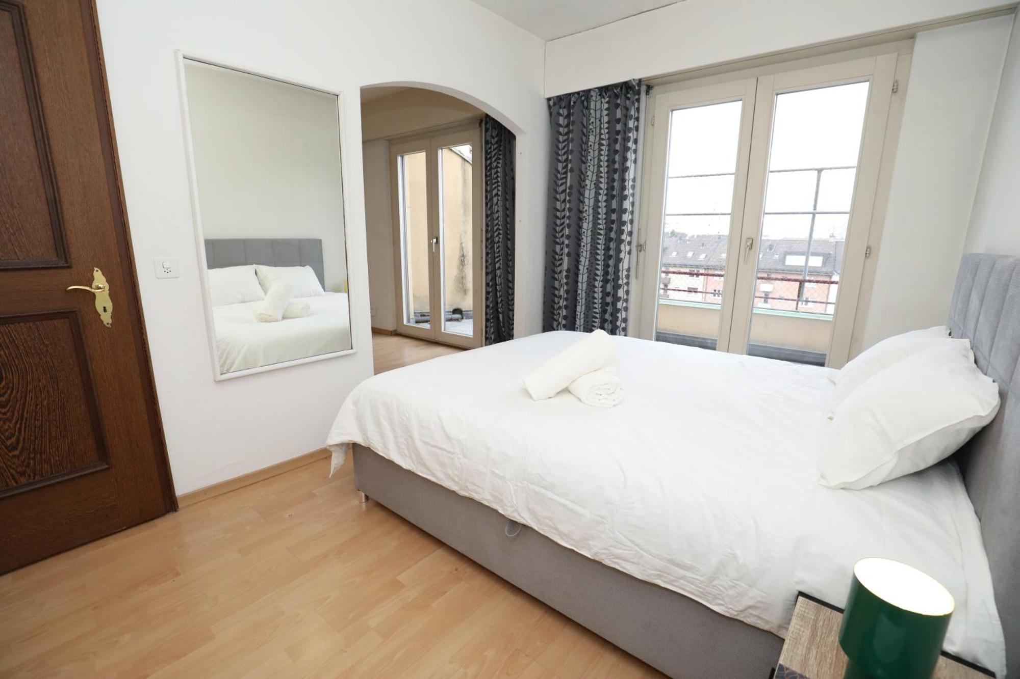 Penthouse With Jacuzzi, Sauna And Rooftop * Zurich