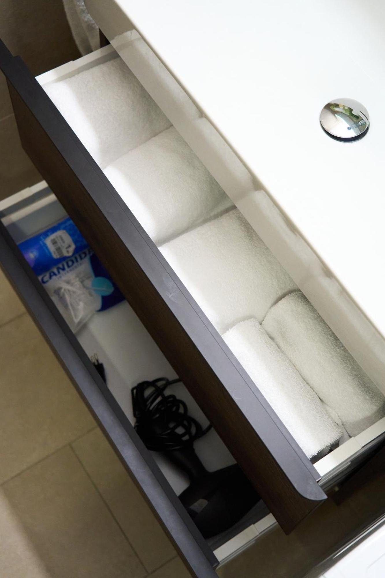 Wollishofen Station 2 Bedroom Luxury * Zurich