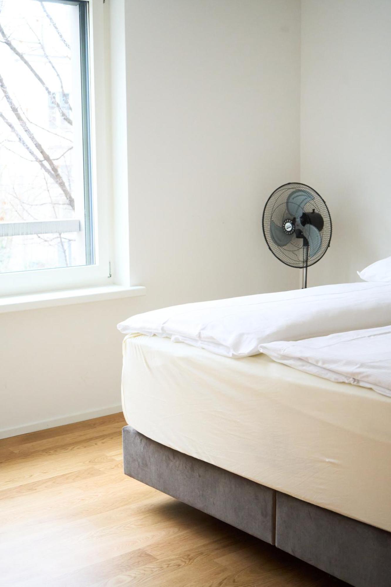 Wollishofen Station 2 Bedroom Luxury Apartment *