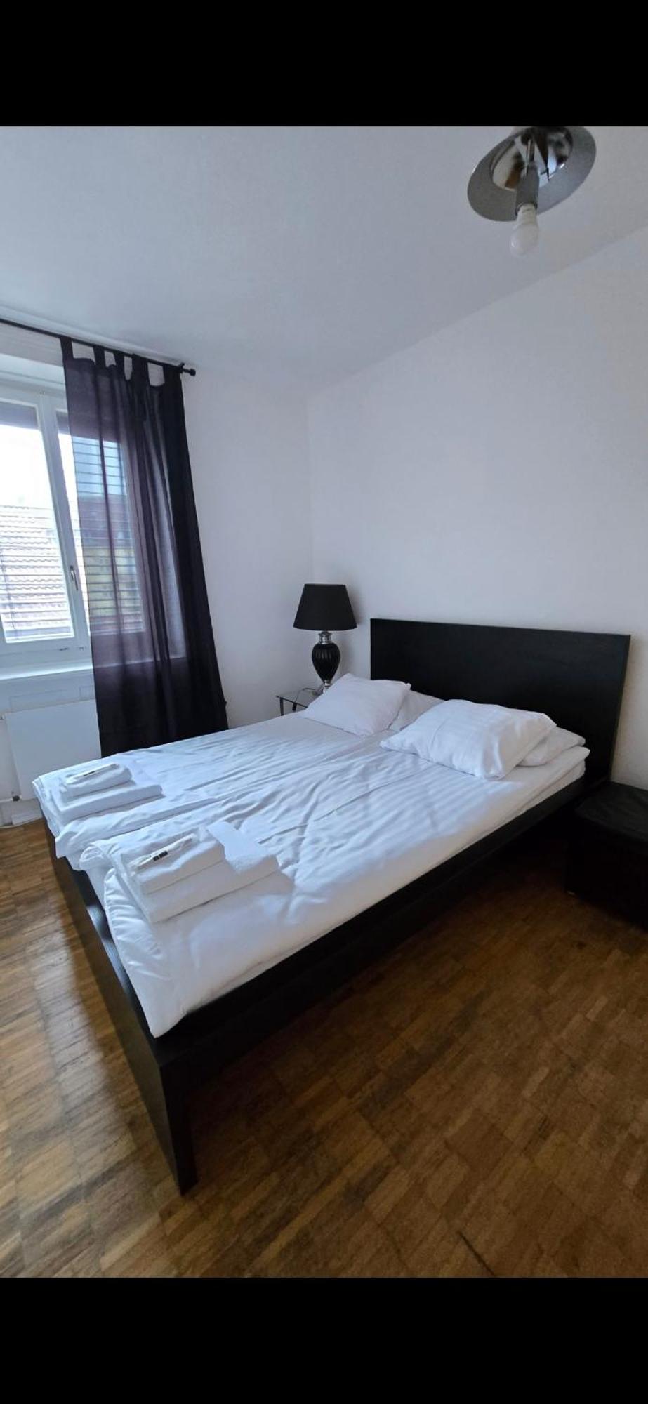 Cozy 2-bedroom In Vibrant Apartamento