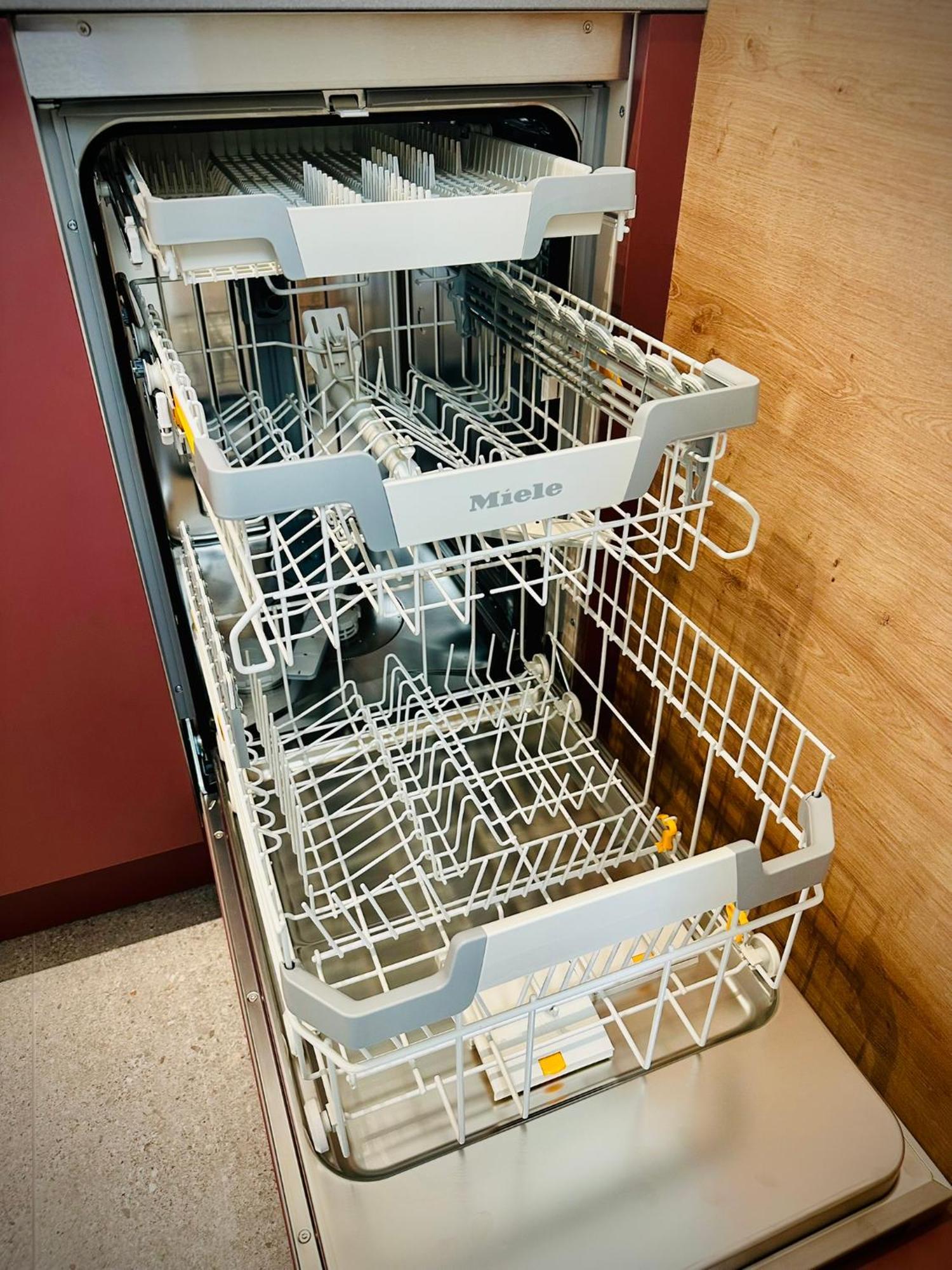 Apartment New With Sunny Terrace & Air Condition Zurich