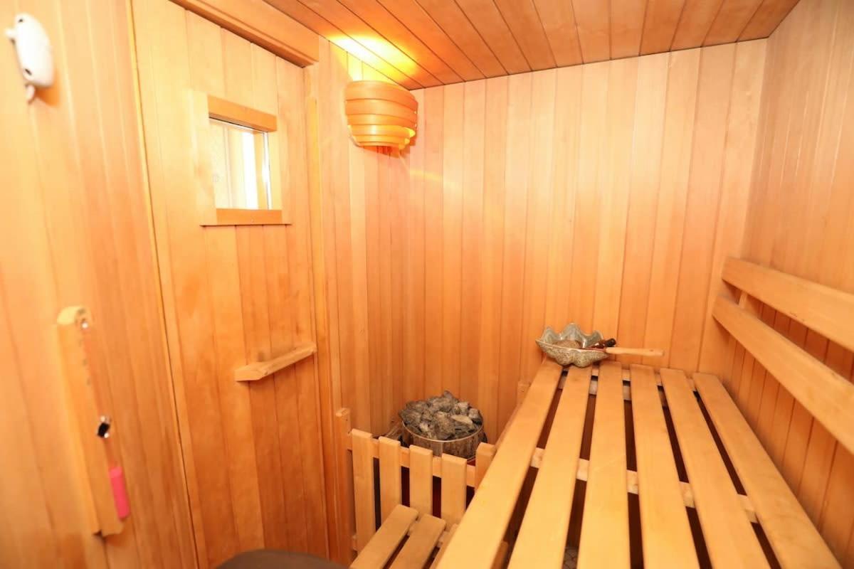 Penthouse With Jacuzzi, Sauna And Rooftop Zurich