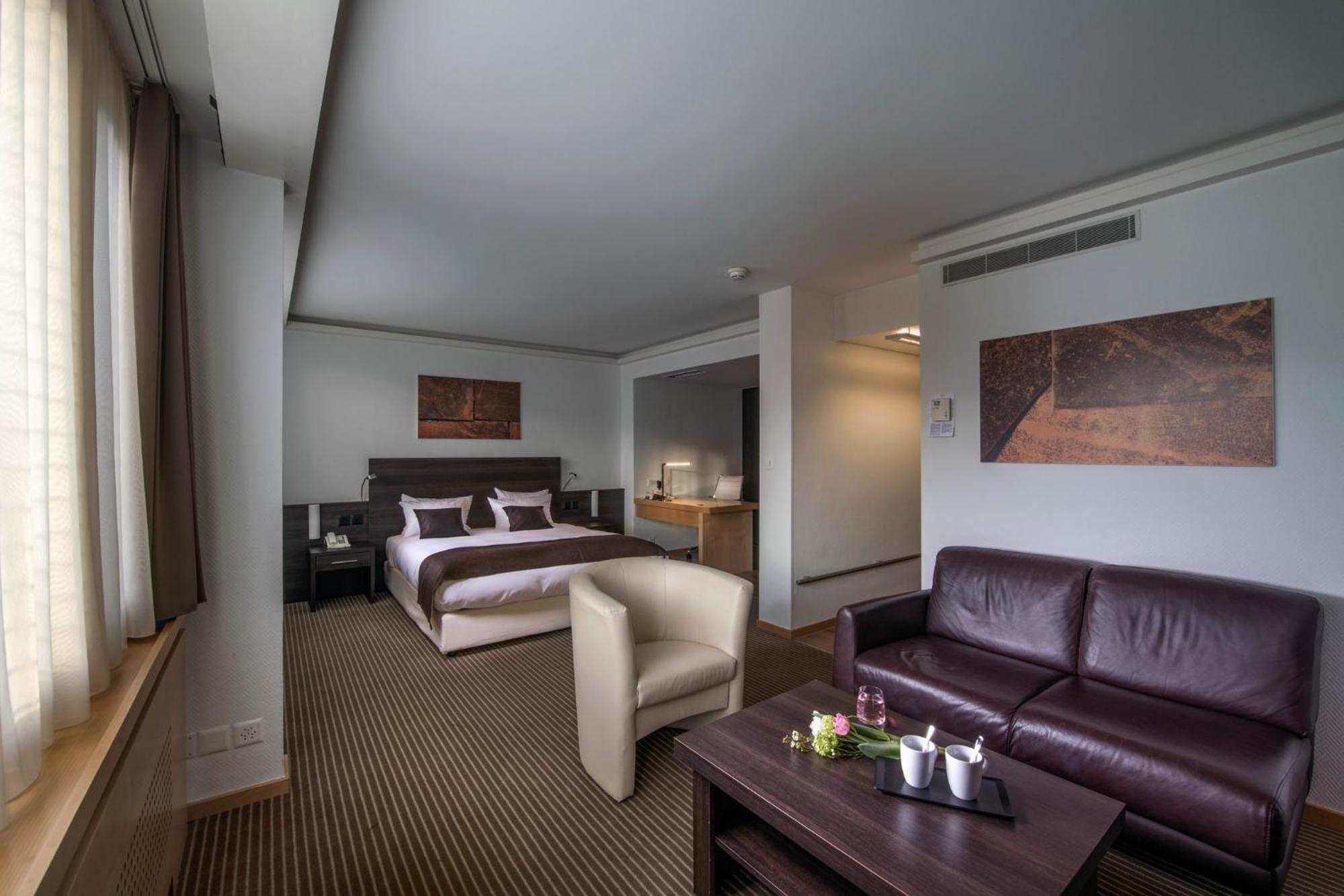 Crowne Plaza By Ihg Hotel 4*