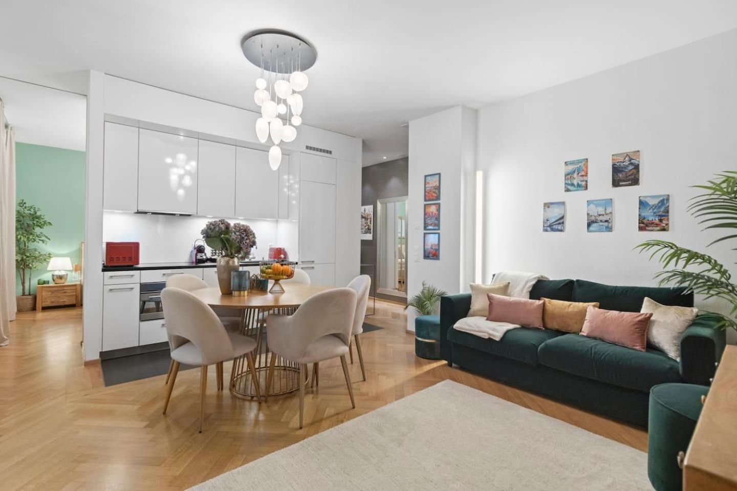 Apartment Btqcentralacfreeparkingterrace *