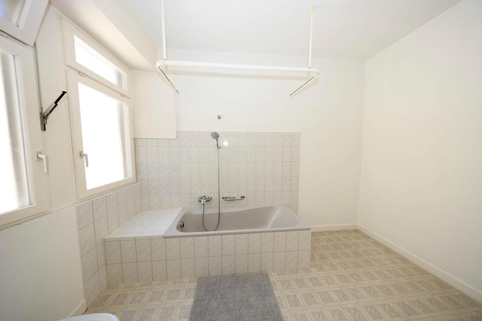 Gem Steps To Tram Family & Group