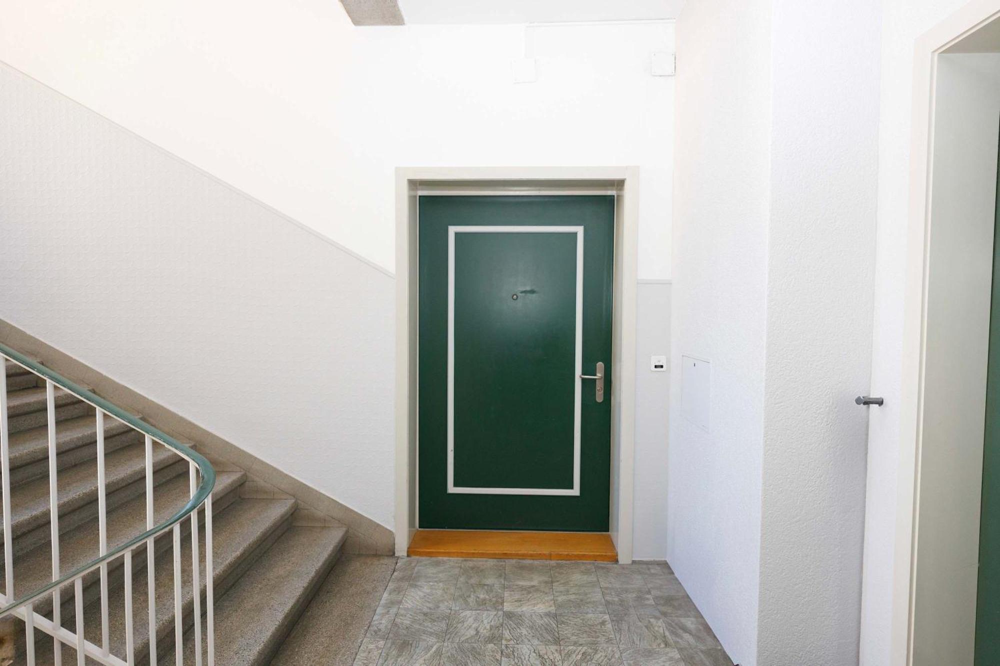 Gem Steps To Tram Family & Group * Zurich