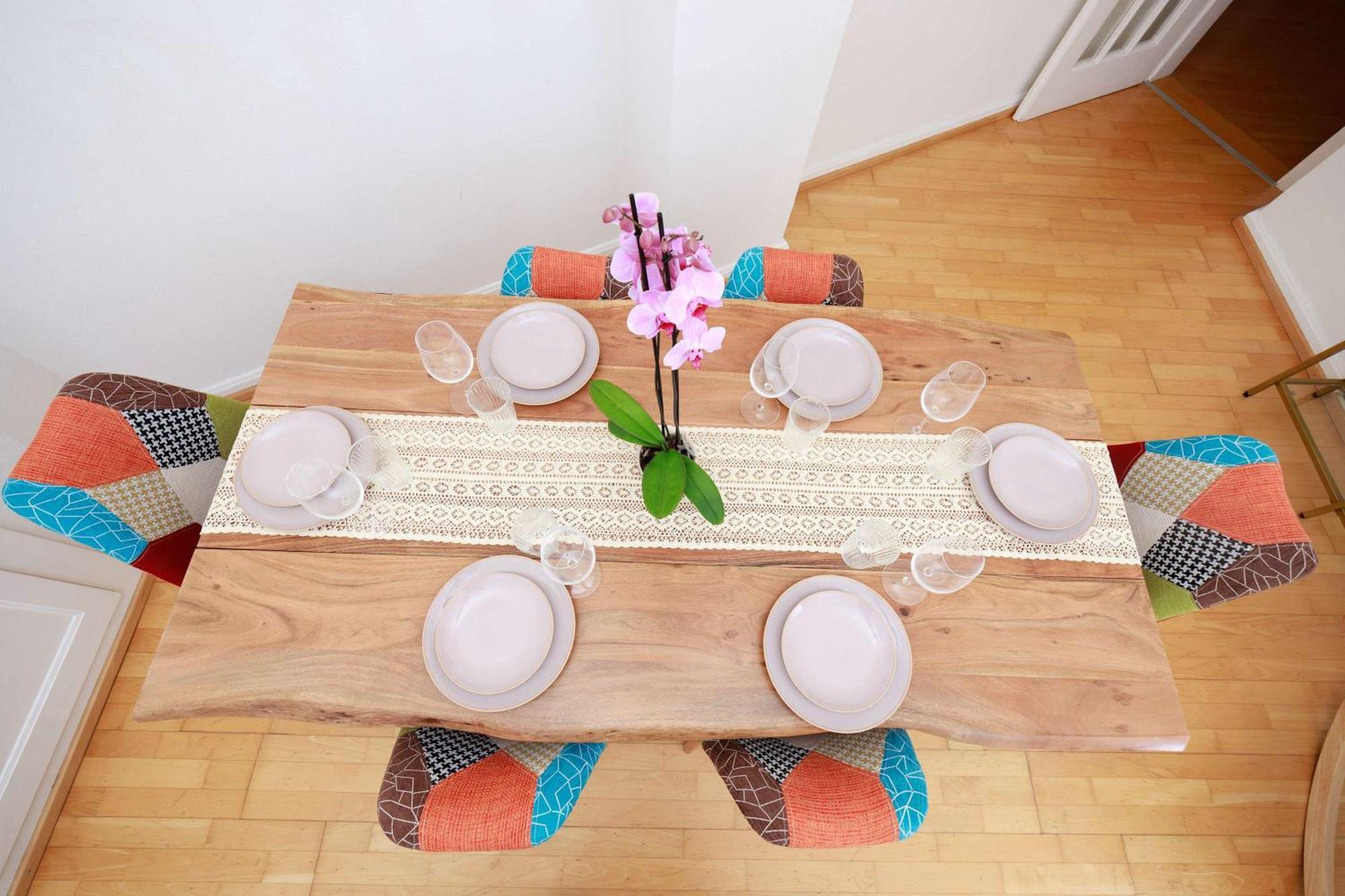 Gem Steps To Tram Family & Group Apartment *