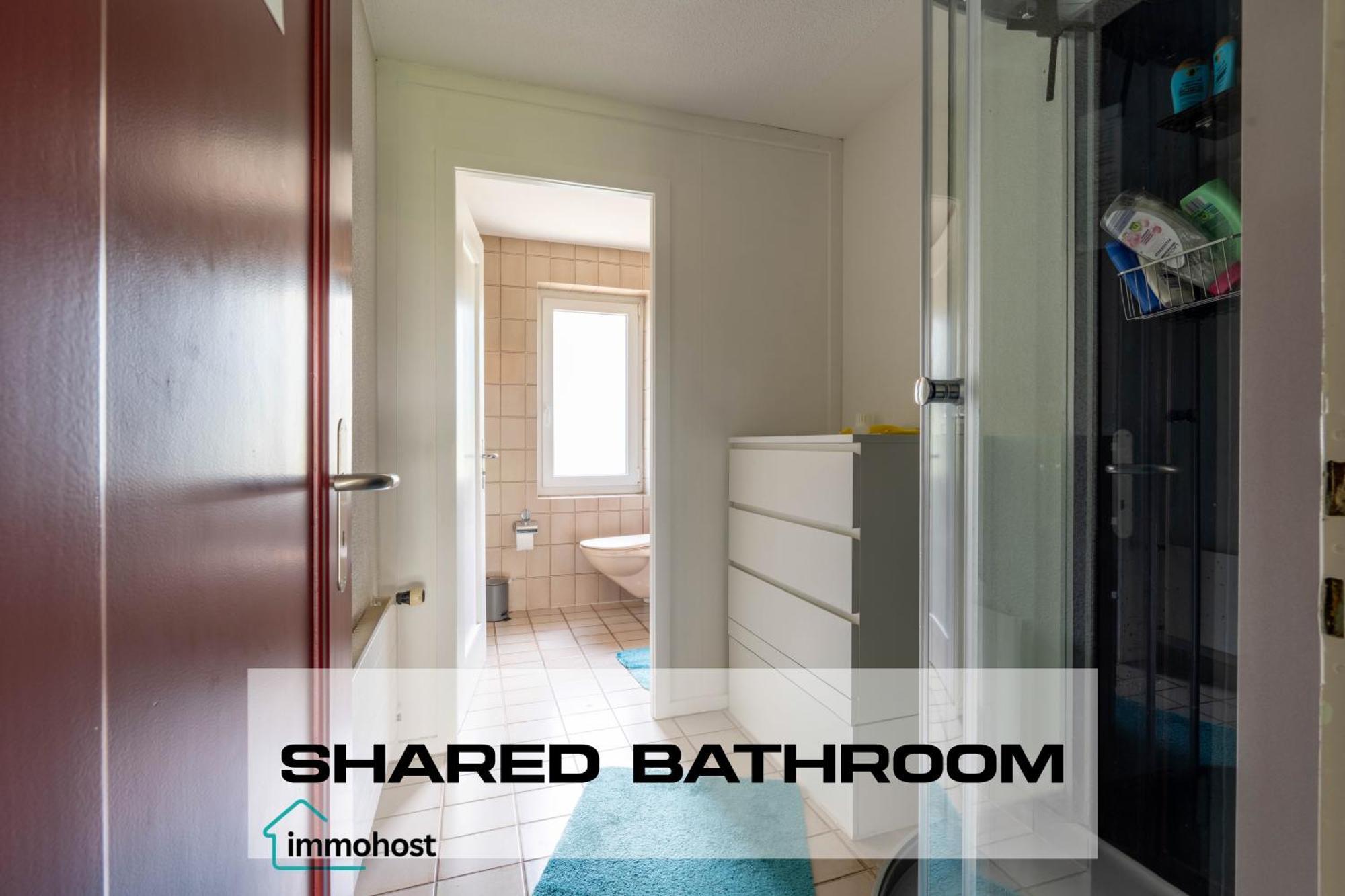 Sunny Near Airport Homestay *