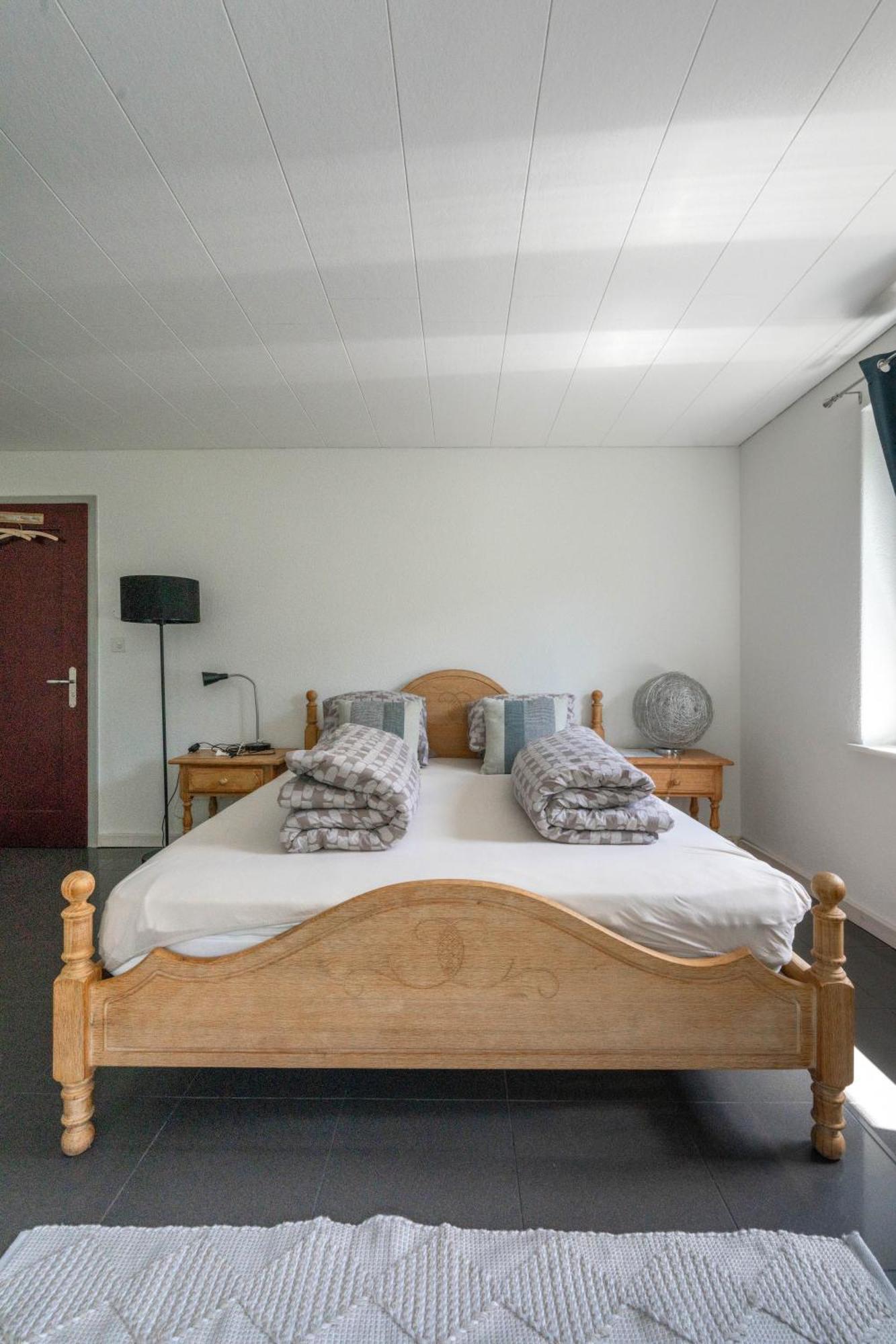 Sunny Near Airport Homestay *