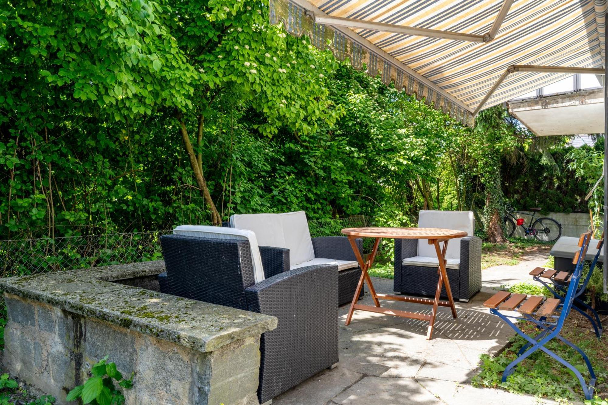 Sunny Near Airport *