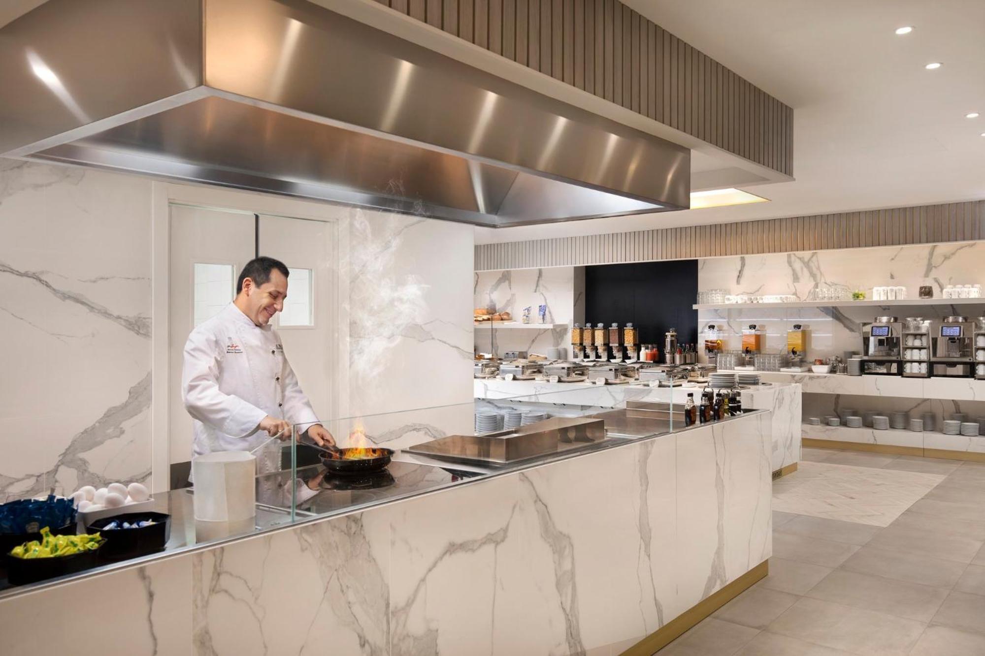 Crowne Plaza By Ihg 4*