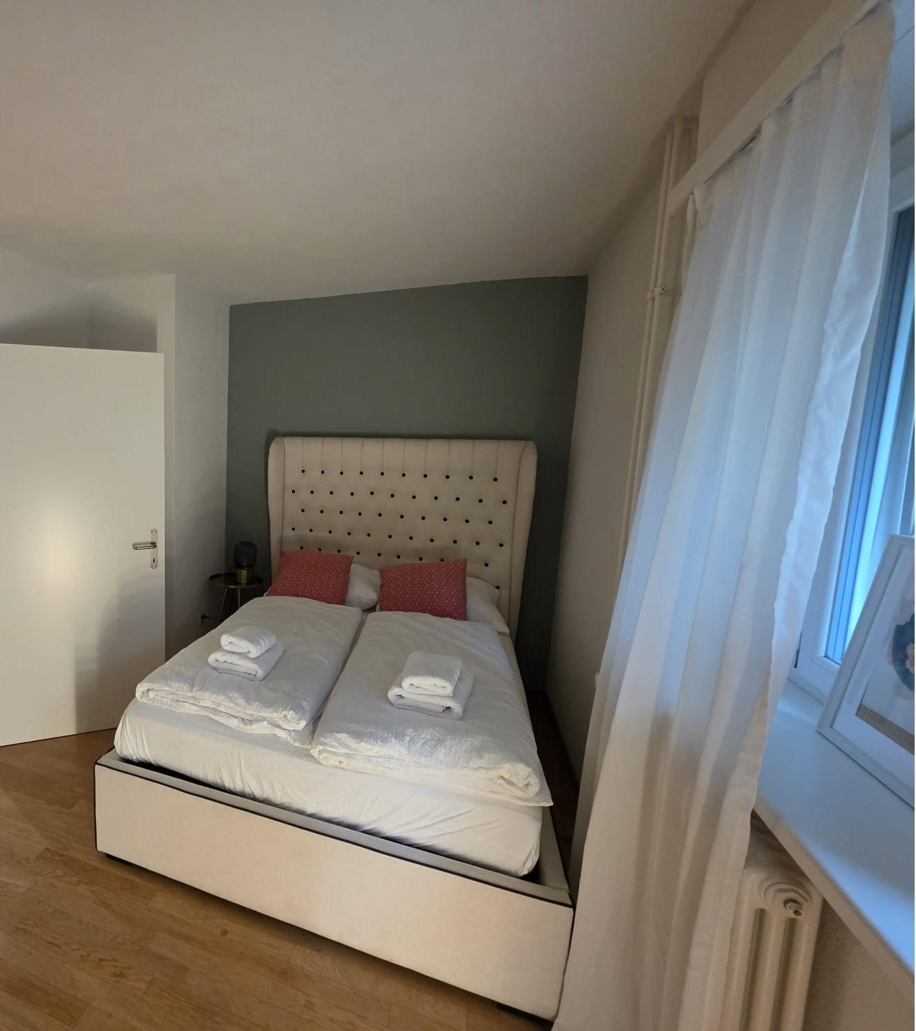 Apartment In West-eichbuehlstr 62-68 *