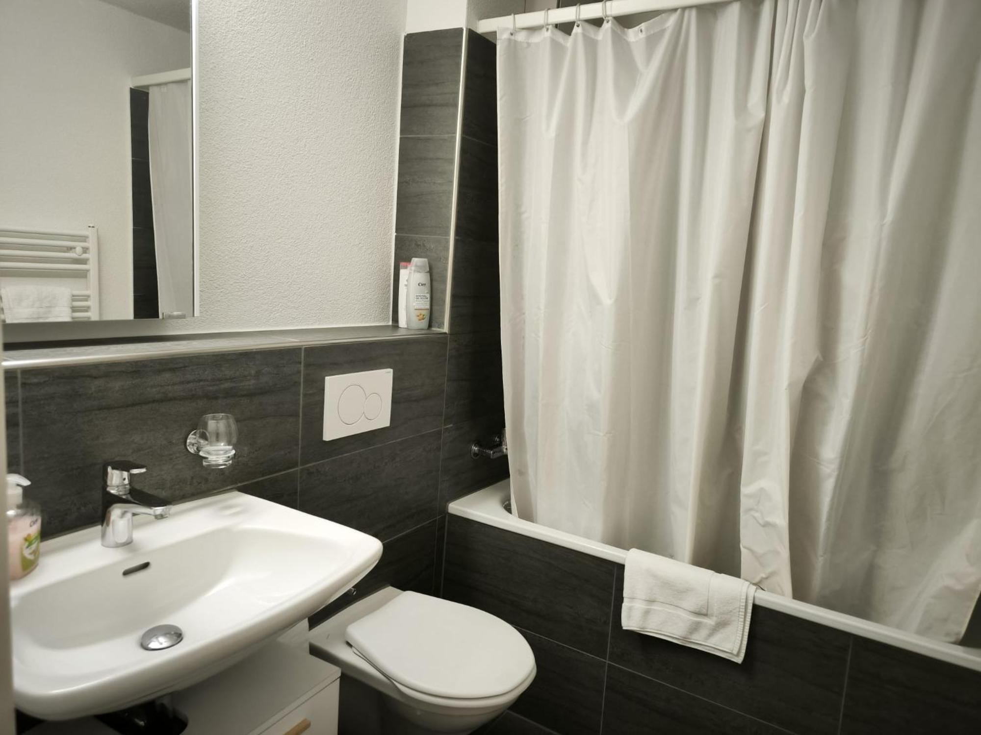 In West-eichbuehlstr 62-68 Apartment Zurich