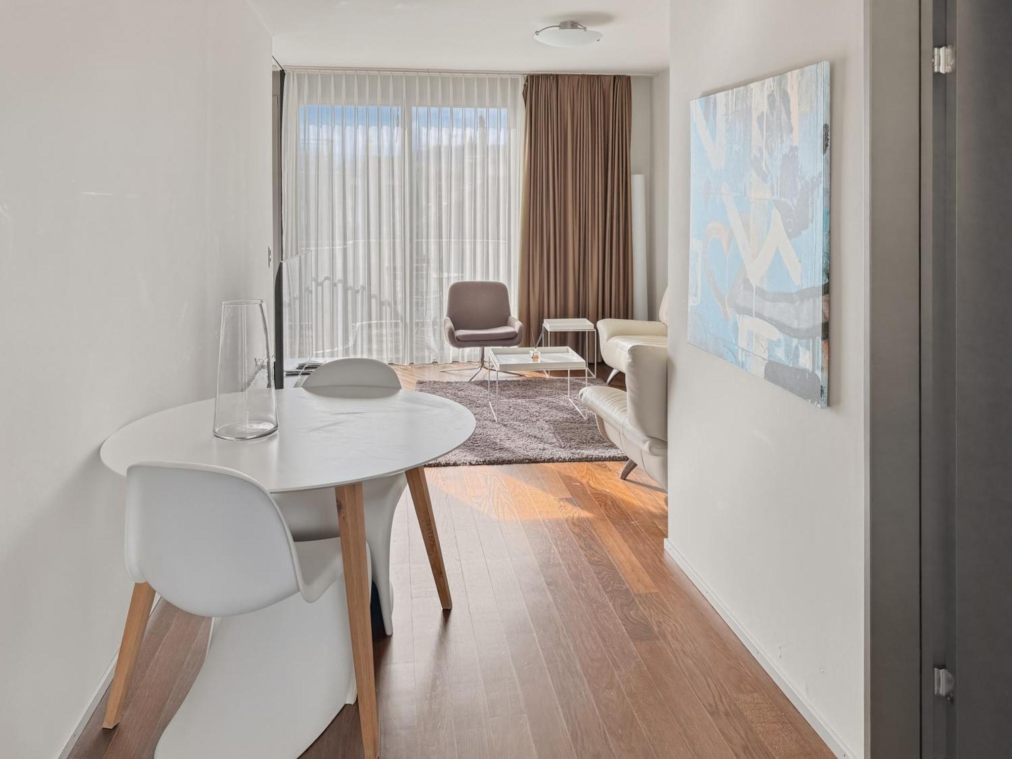 Comfortable 1br Flat At Great Location - Baron 44 Zurich