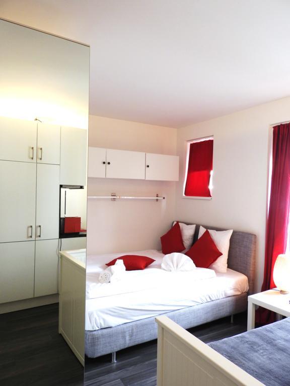 Inside Five Aparthotel 3*