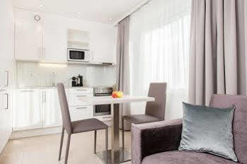 - Lindenstrasse 3* Zurique