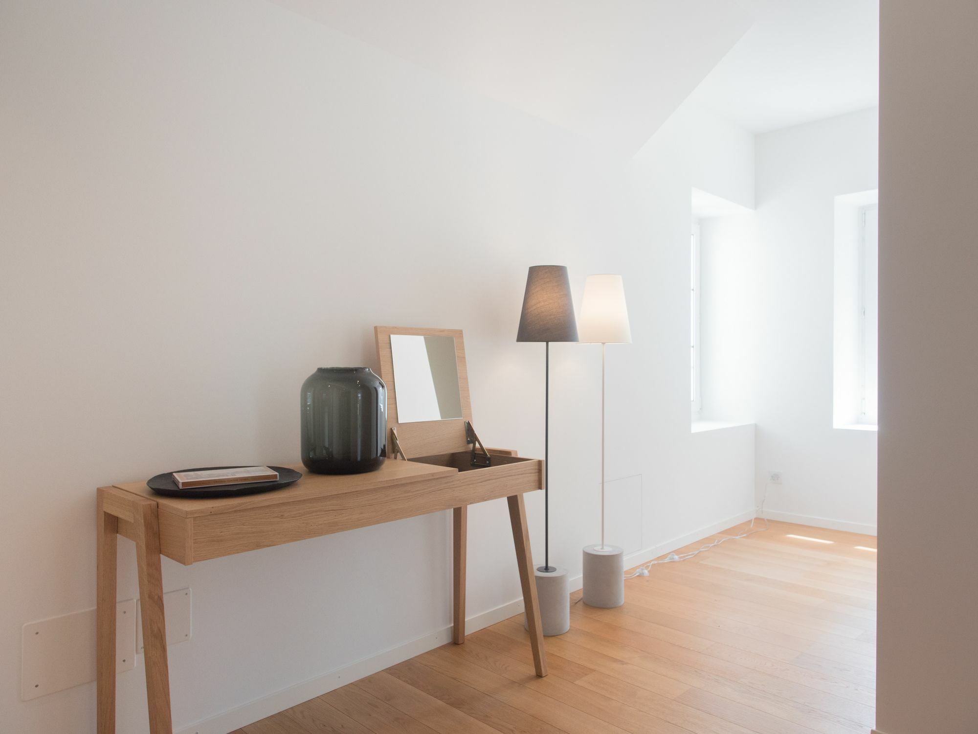 Airhome Limmatquai River View Zurich