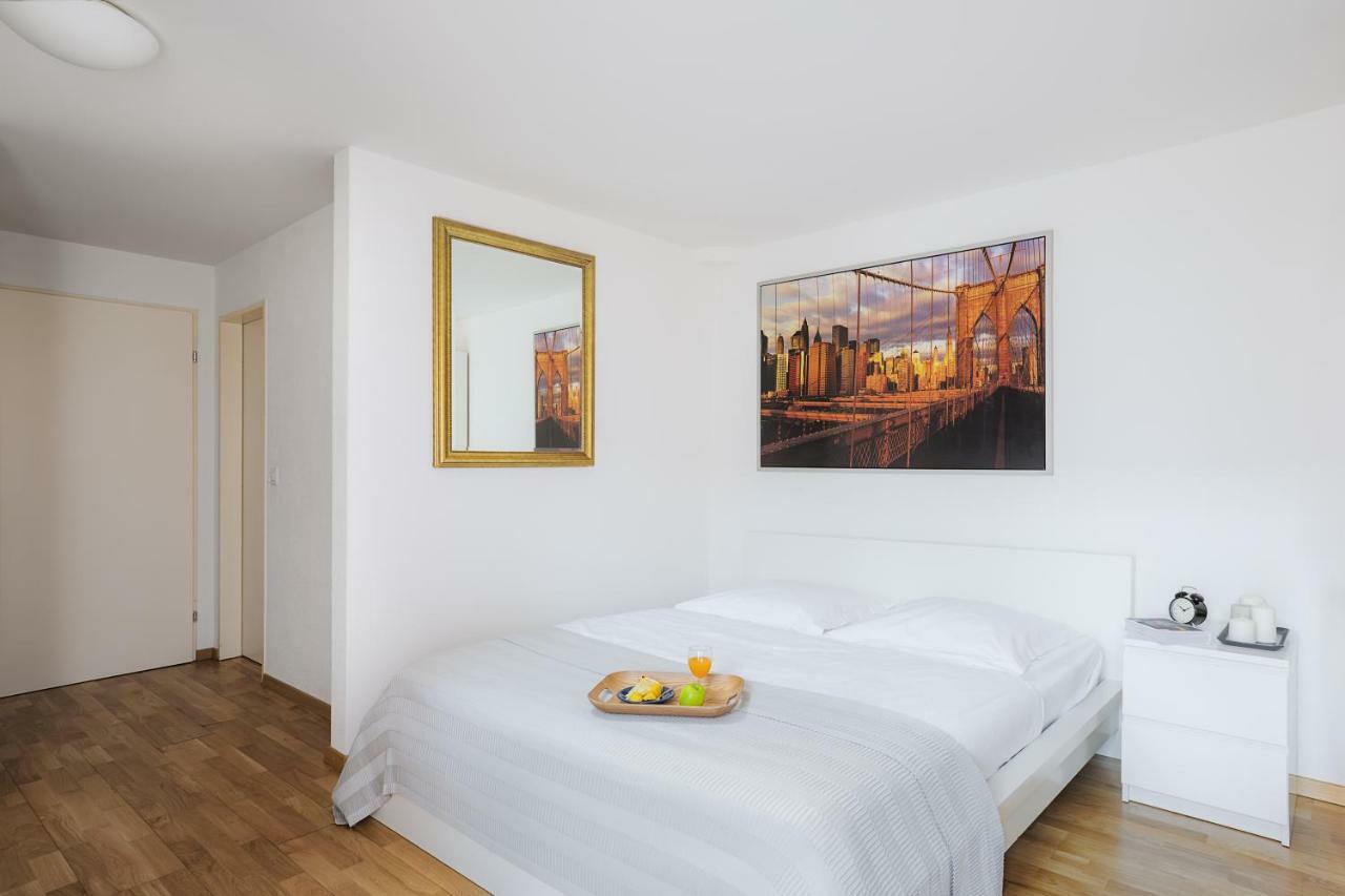 Swiss Star - Contactless Self Check-in *