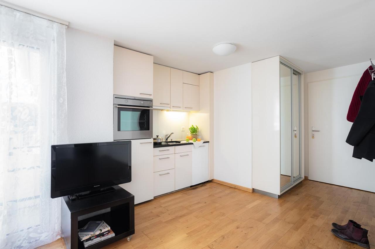 Swiss Star - Contactless Self Check-in * Zurich