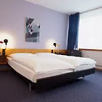 X-tra Hotel 3*