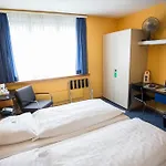 X-tra Hotel 3*