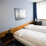 X-tra Hotel