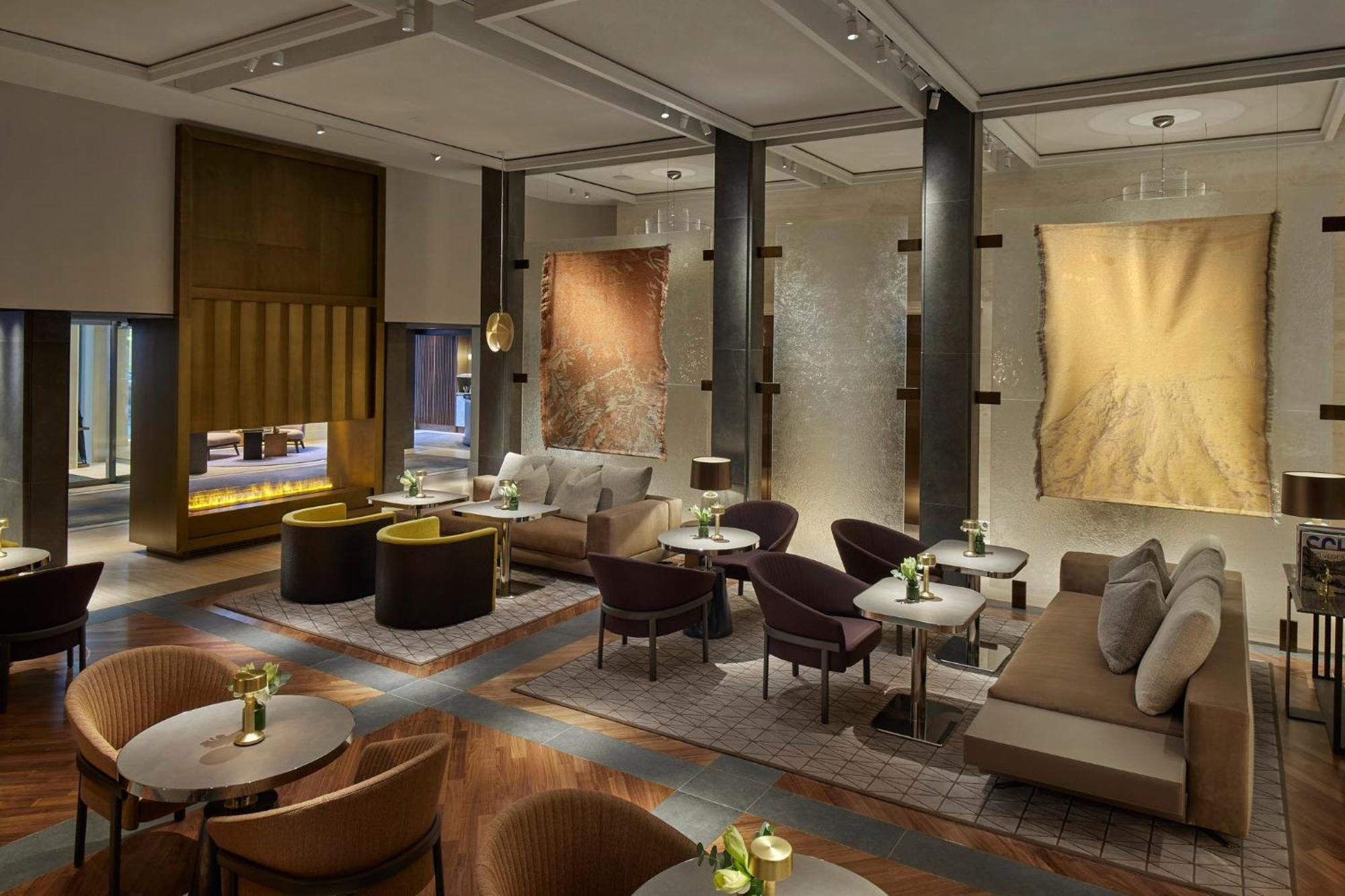 Hotel Mandarin Oriental Savoy, 5*