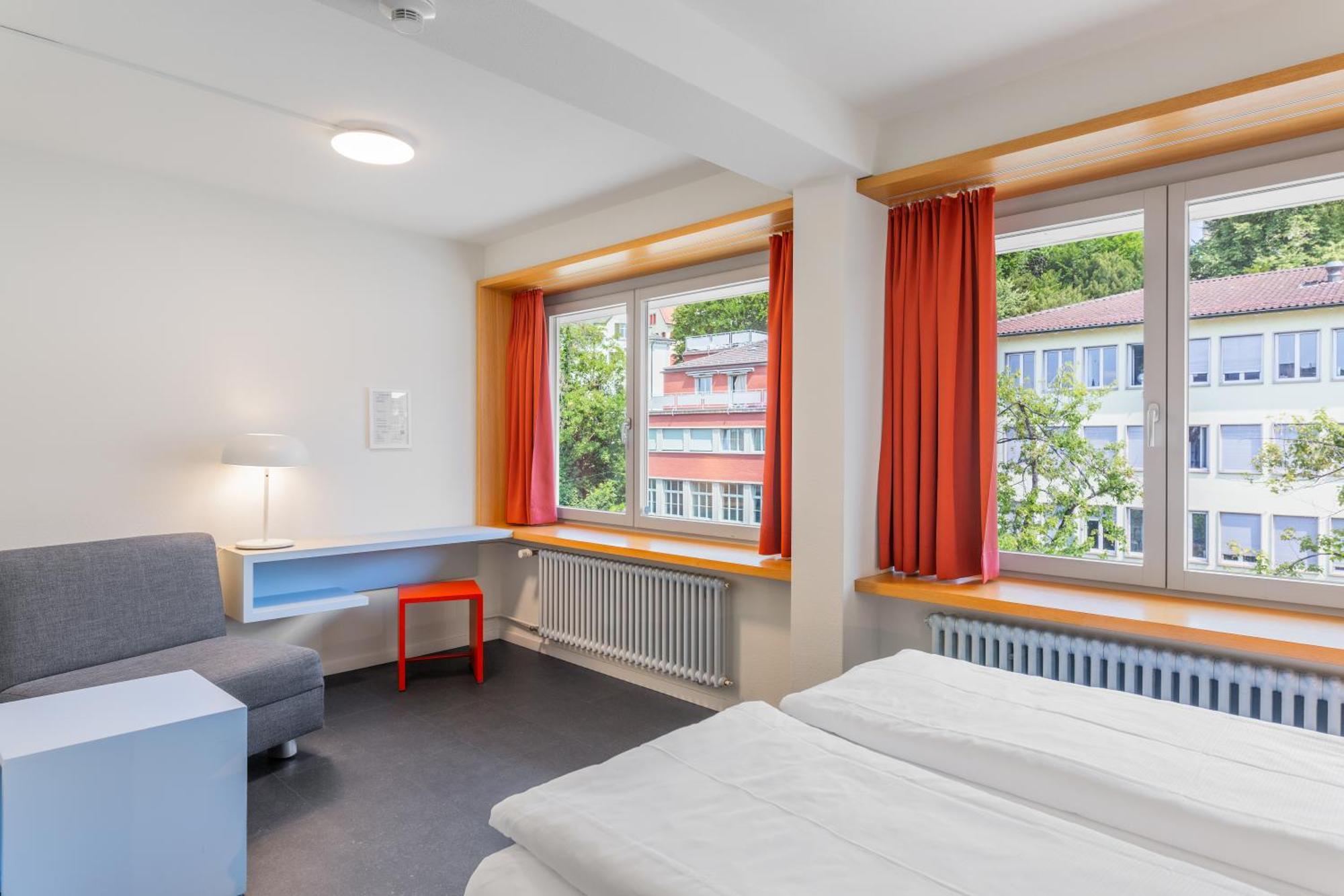 Marta - 1950's Architecture In Zurich's Vibrant Old Town, Near Main Station Hotel 2*