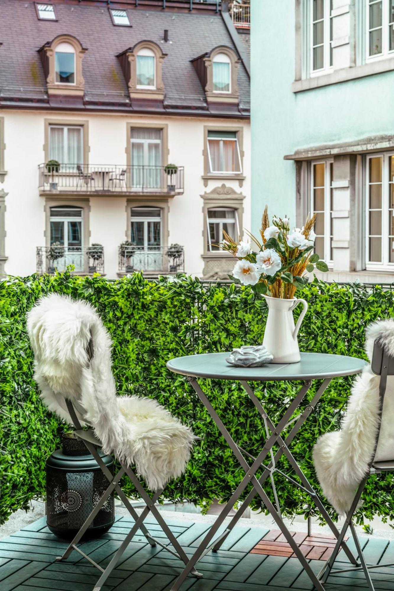 Boutique Luxury Living - Private Balcony I Location I Ac Comfort *