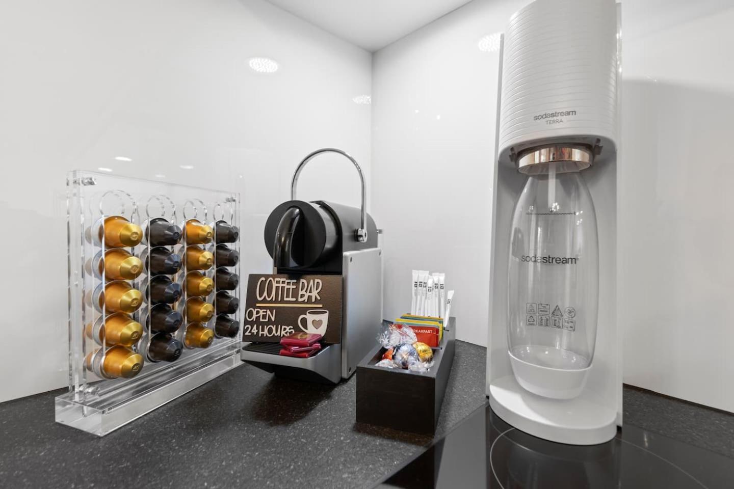 Btqluxtoplocationacfreeparking Apartment *