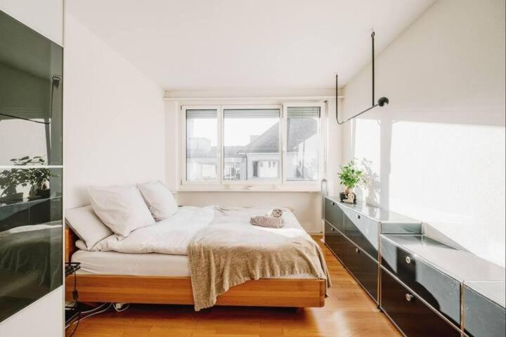 Modern Apartment With Balcony In Zurich Center A Hoh - Self Checkin Apartment