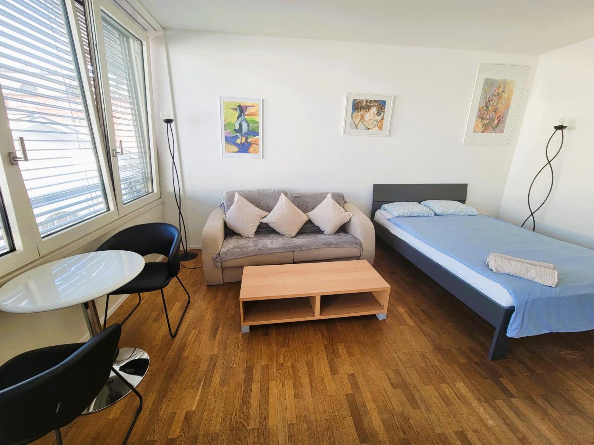 Modern Apartment With Balcony In Zurich Center A Hoh - Self Checkin Apartment Zurich