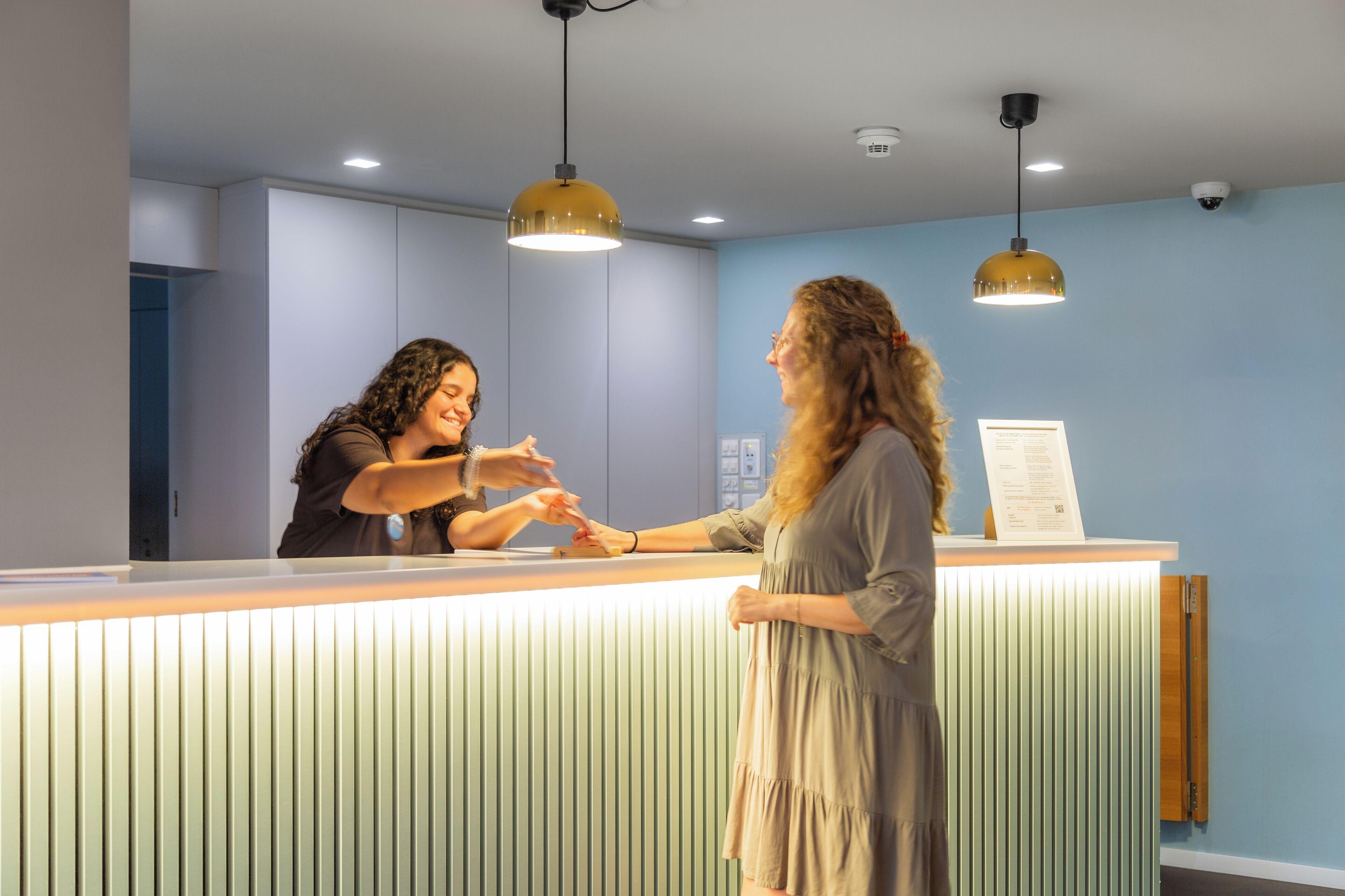 Marta - 1950's Architecture In Zurich's Vibrant Old Town, Near Main Station Hotel Zurich